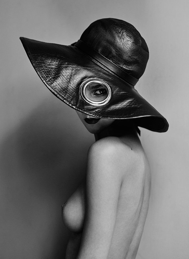 Paula Bulczynska Topless & Sexy 12