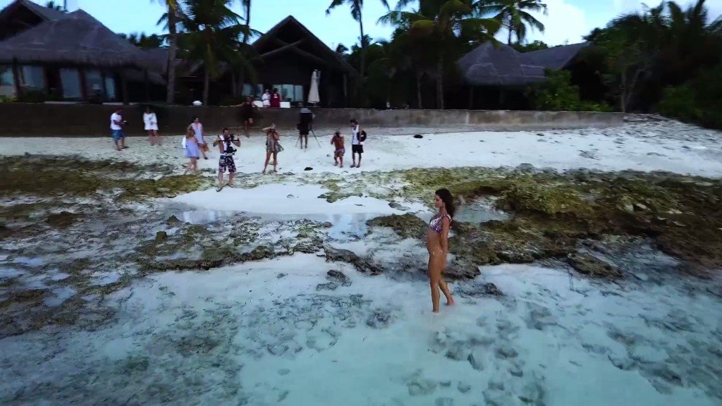 Alessandra Ambrosio Nude & Sexy 2 21 thefappening.so