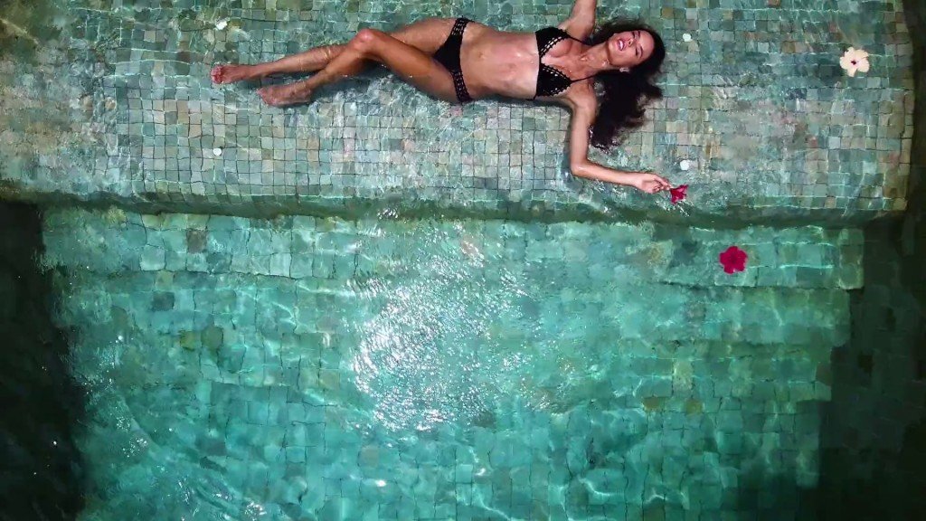 Alessandra Ambrosio Nude & Sexy 2 23 thefappening.so