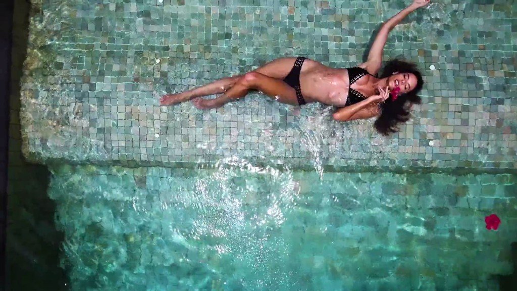 Alessandra Ambrosio Nude & Sexy 2 26 thefappening.so