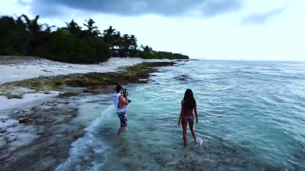 Alessandra Ambrosio Nude & Sexy 2 6 thefappening.so