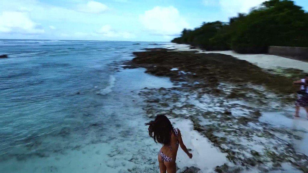 Alessandra Ambrosio Nude & Sexy 2 8 thefappening.so