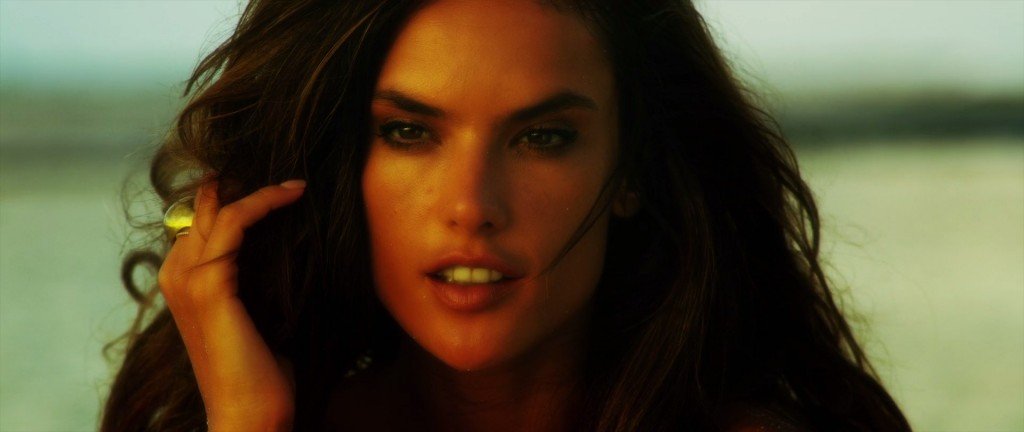 Alessandra Ambrosio Nude & Sexy 50 thefappening.so