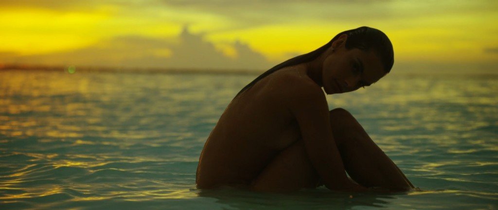 Alessandra Ambrosio Sexy & Topless 12 thefappening.so