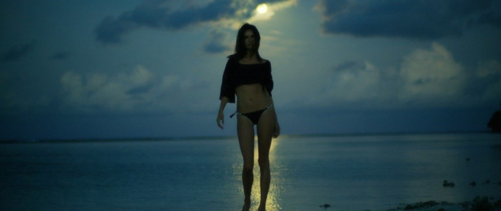 Alessandra Ambrosio Sexy & Topless 2 15 thefappening.so