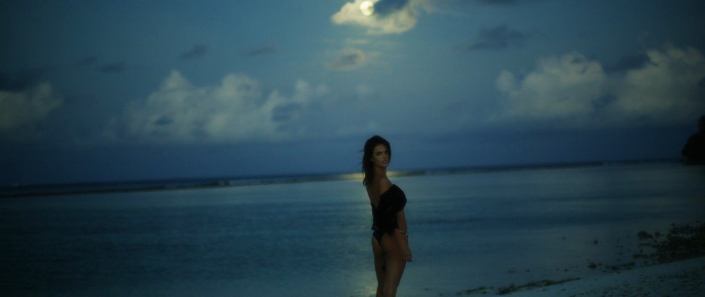 Alessandra Ambrosio Sexy & Topless 2 22 thefappening.so