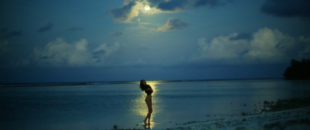 Alessandra Ambrosio Sexy & Topless 2 9 thefappening.so