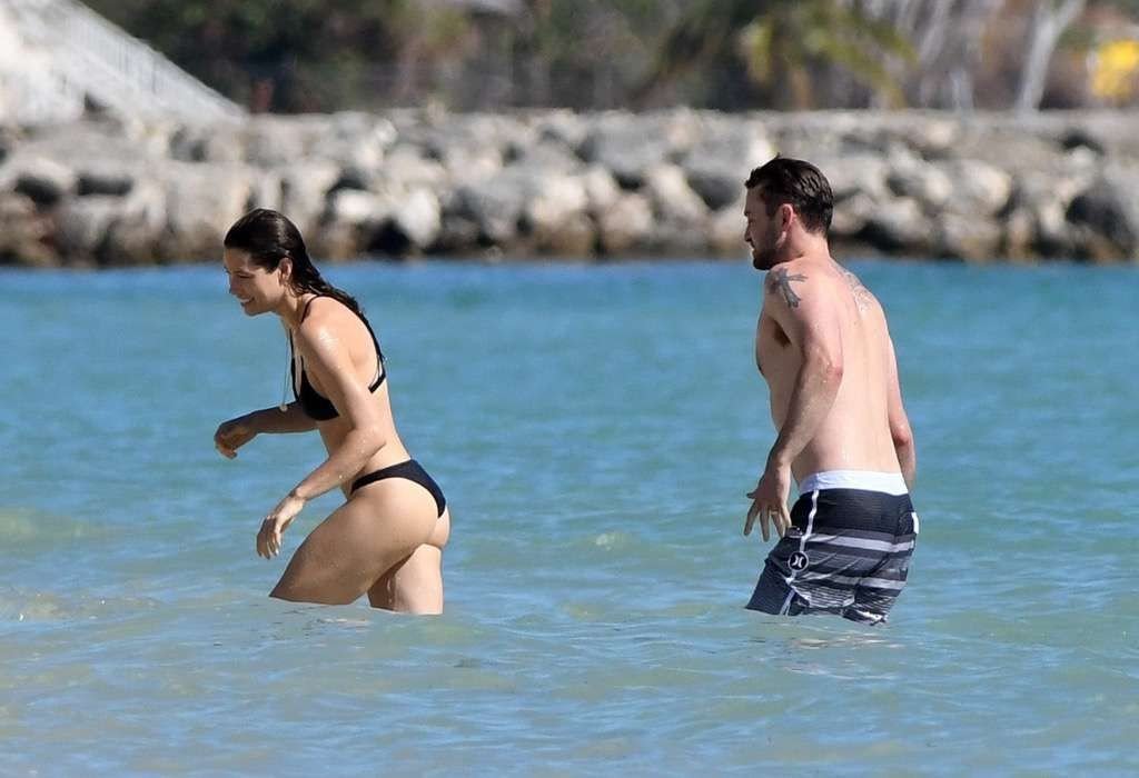 Jessica Biel Sexy 12