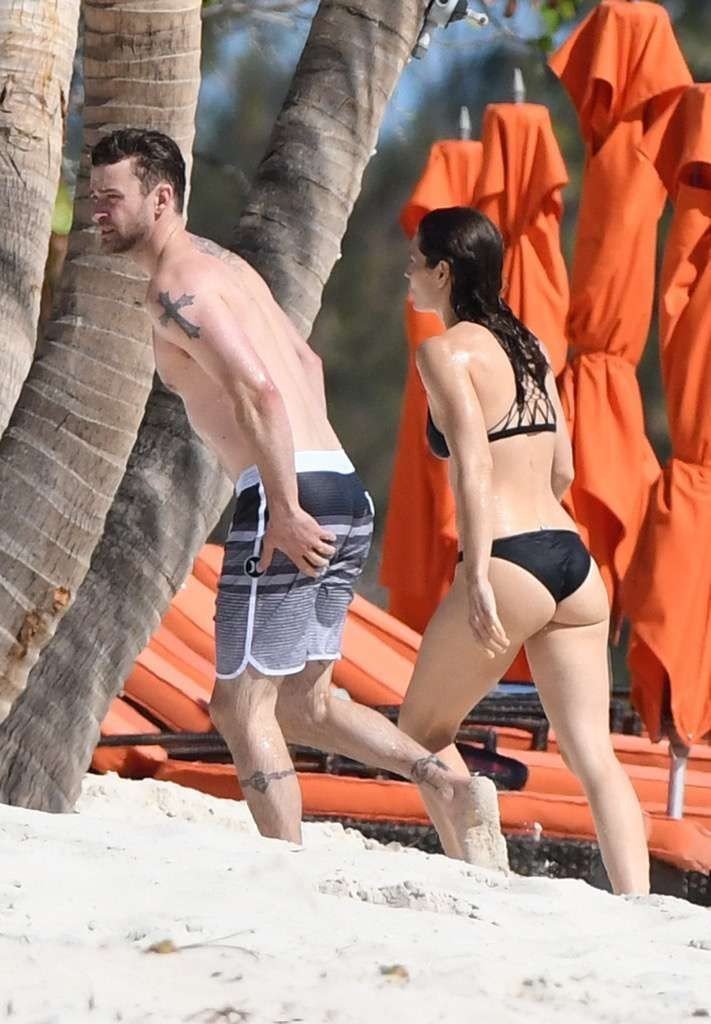 Jessica Biel Sexy 18