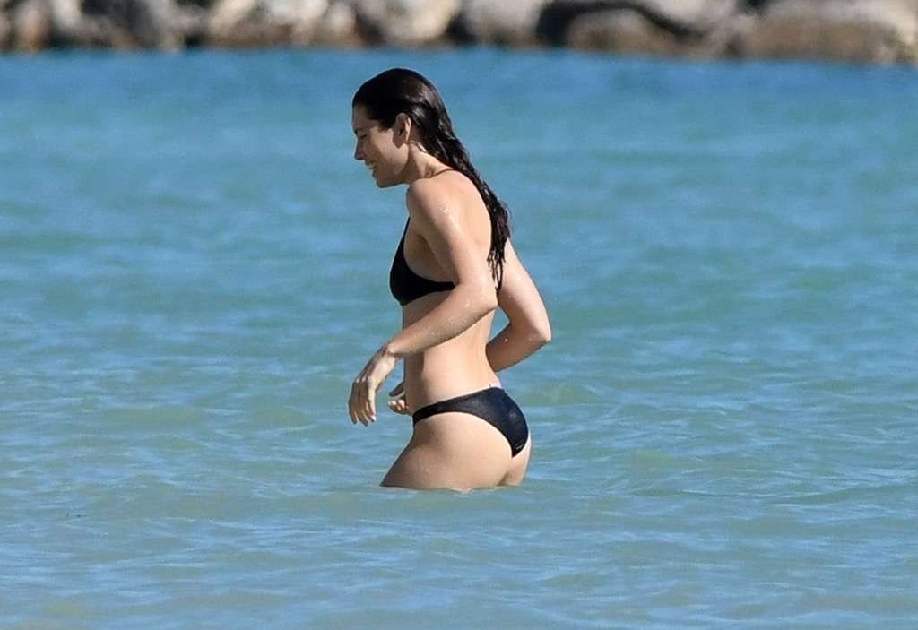 Jessica Biel Sexy 7