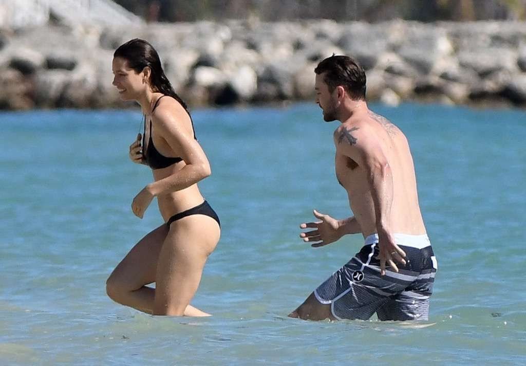 Jessica Biel Sexy 90