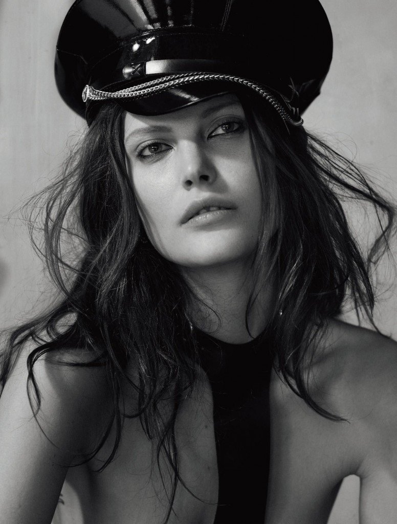 0028075001619_04_Num_ro-180-February-2017-Catherine-McNeil-by-Jean-Baptiste-Mondino-03