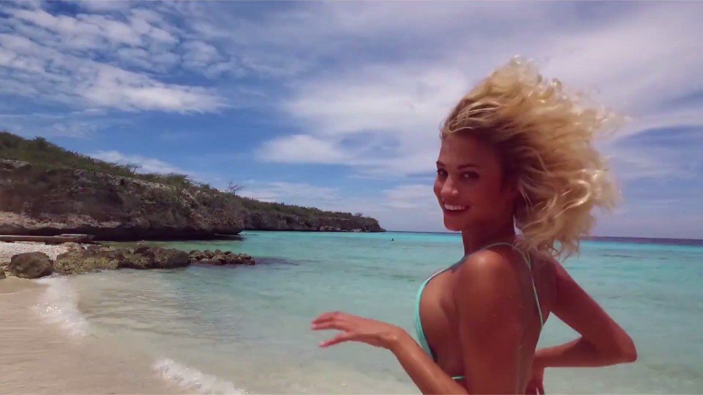 Rose Bertram Sexy Topless 26 scr thefappening.so