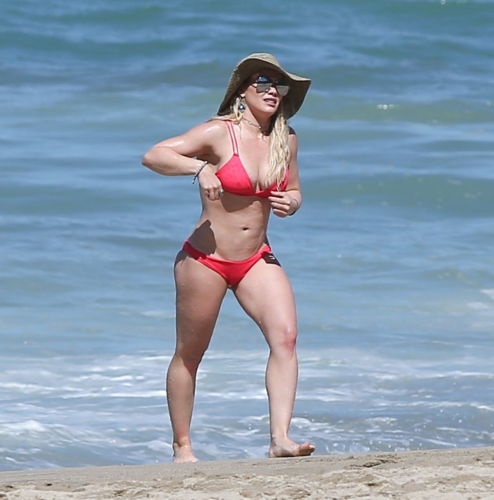 Hilary Duff Sexy 11 thefappening.so