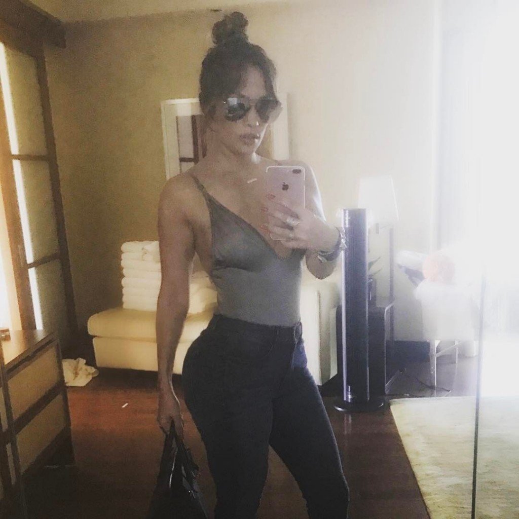 Jennifer Lopez Sexy thefappening.so 4