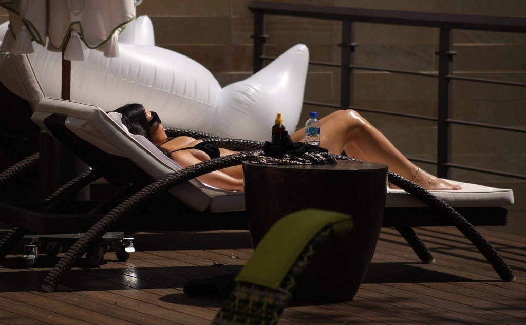 Kim & Kourtney Kardashian Sexy 16 thefappening.so