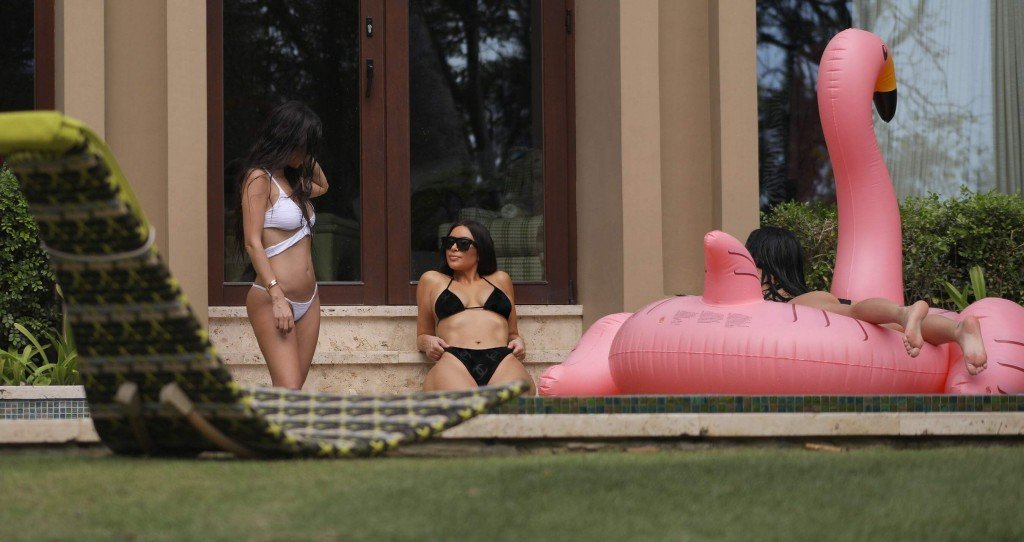 Kim & Kourtney Kardashian Sexy 4 thefappening.so
