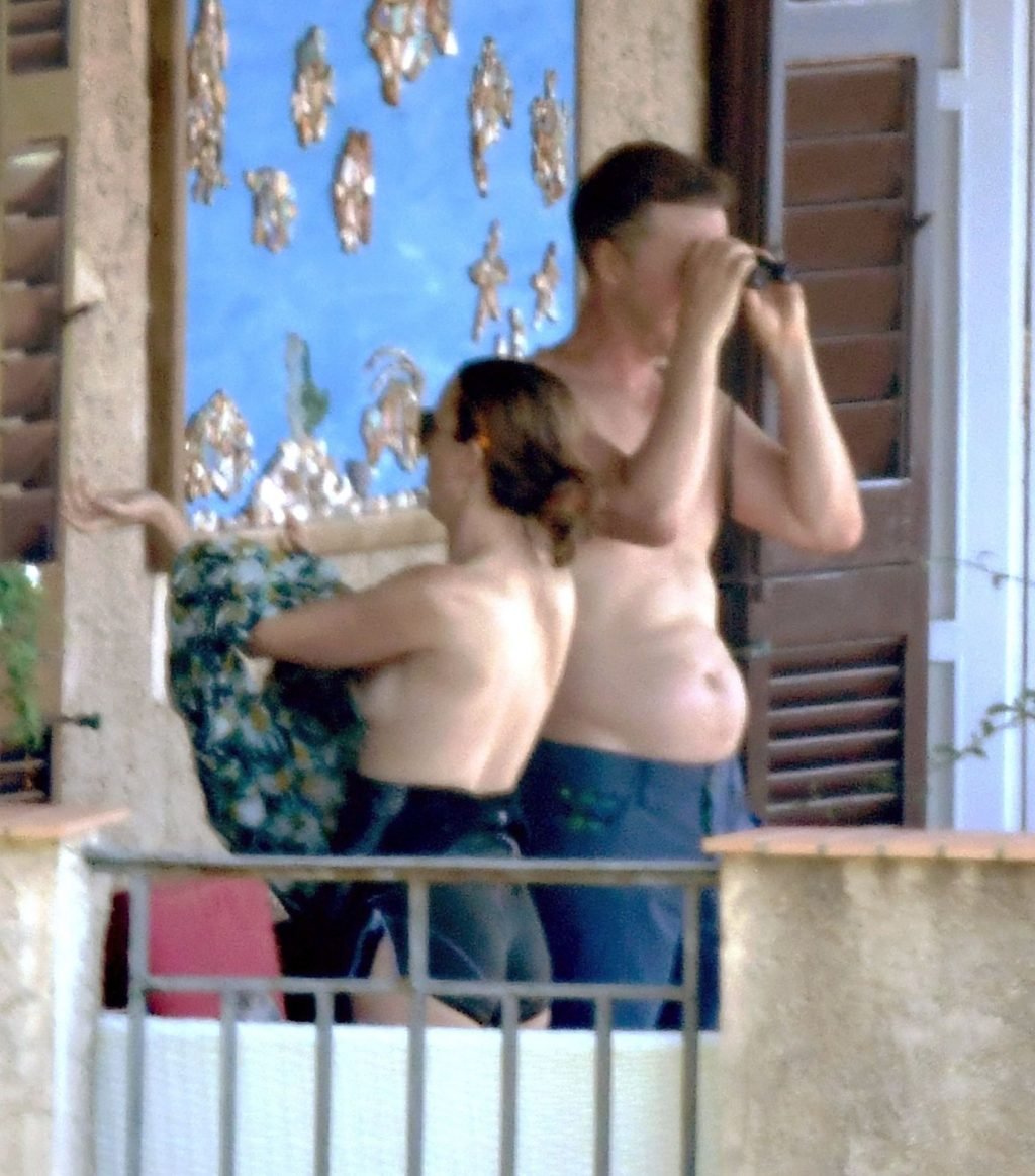 Shauna Robertson Nude
