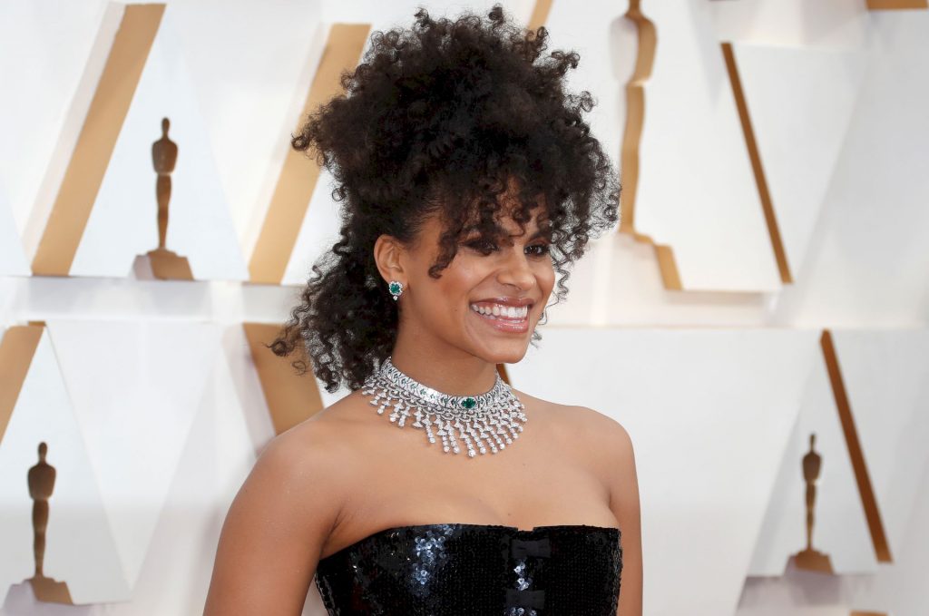 Decote de Zazie Beetz