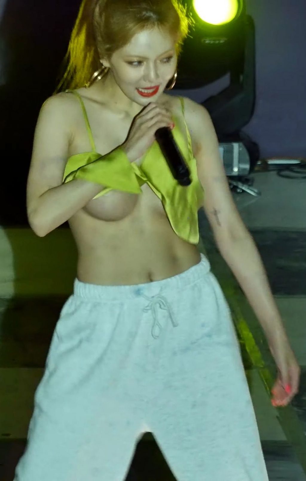 Peito da Hyuna